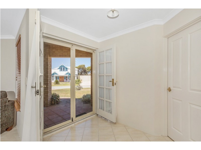 6 Hideaway Cove, Halls Head WA 6210