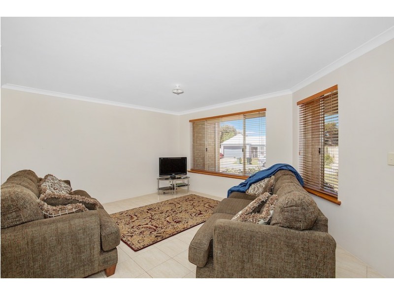 6 Hideaway Cove, Halls Head WA 6210