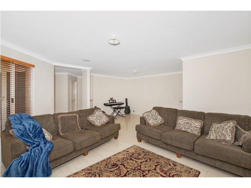 6 Hideaway Cove, Halls Head WA 6210