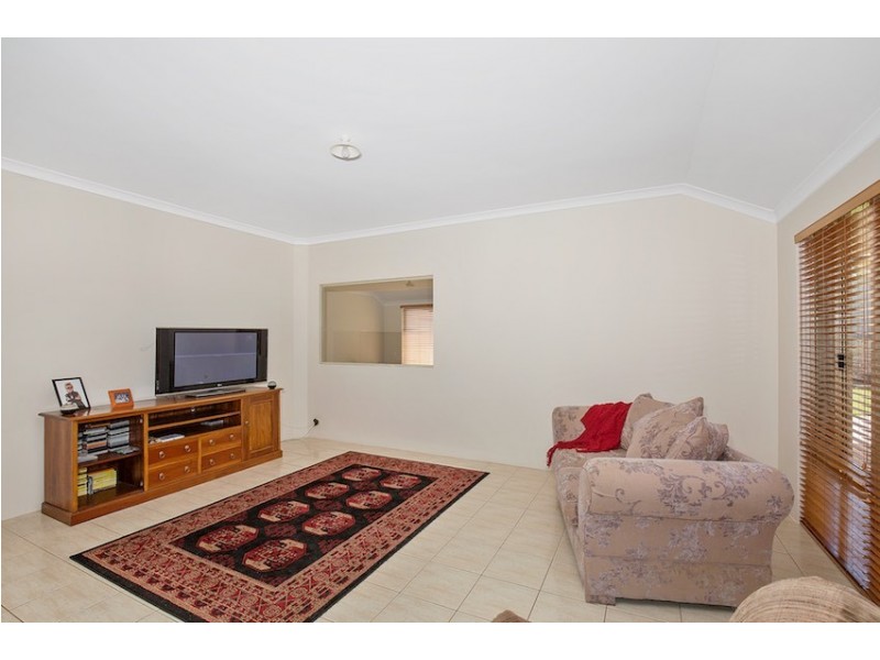 6 Hideaway Cove, Halls Head WA 6210