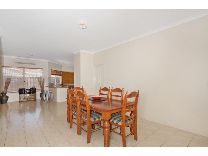6 Hideaway Cove, Halls Head WA 6210