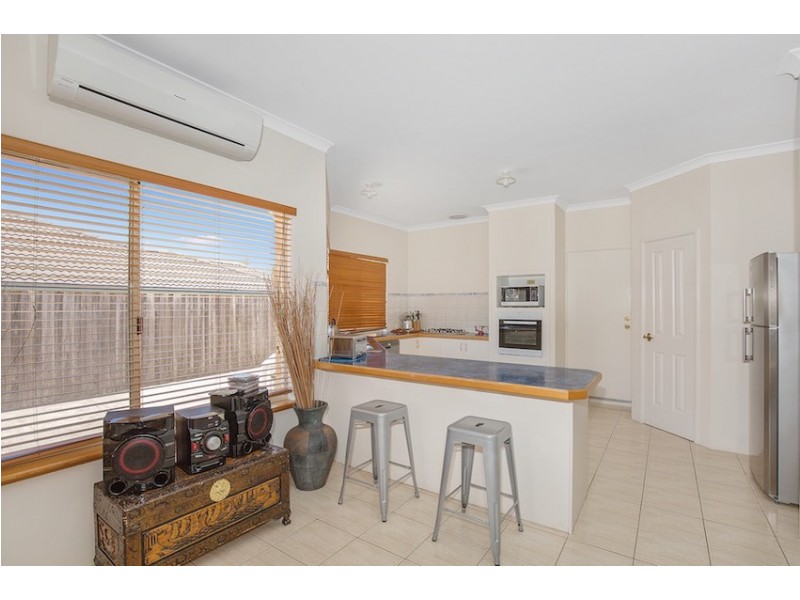 6 Hideaway Cove, Halls Head WA 6210