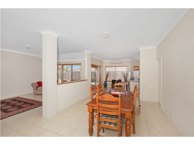 6 Hideaway Cove, Halls Head WA 6210