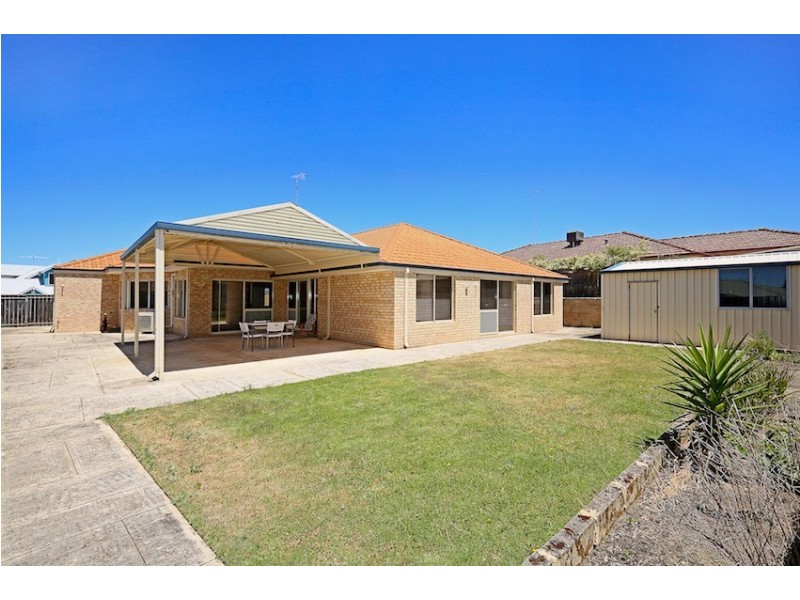 6 Hideaway Cove, Halls Head WA 6210