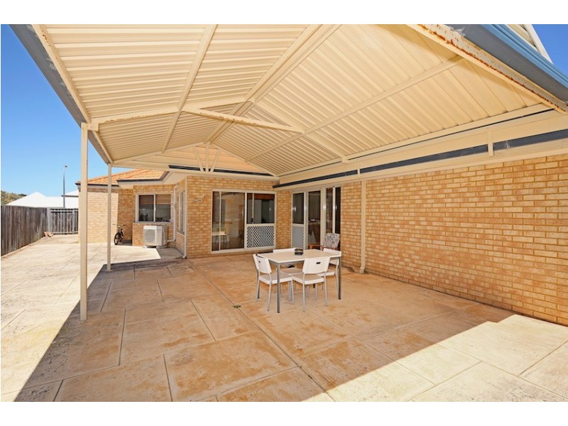 6 Hideaway Cove, Halls Head WA 6210