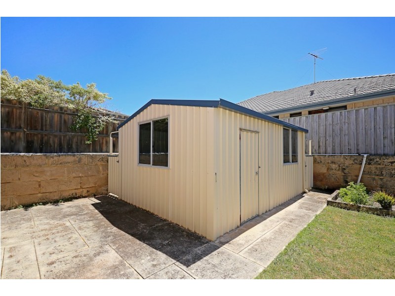 6 Hideaway Cove, Halls Head WA 6210