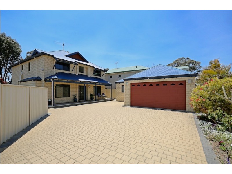 1A Parkstone Grove, Meadow Springs WA 6210