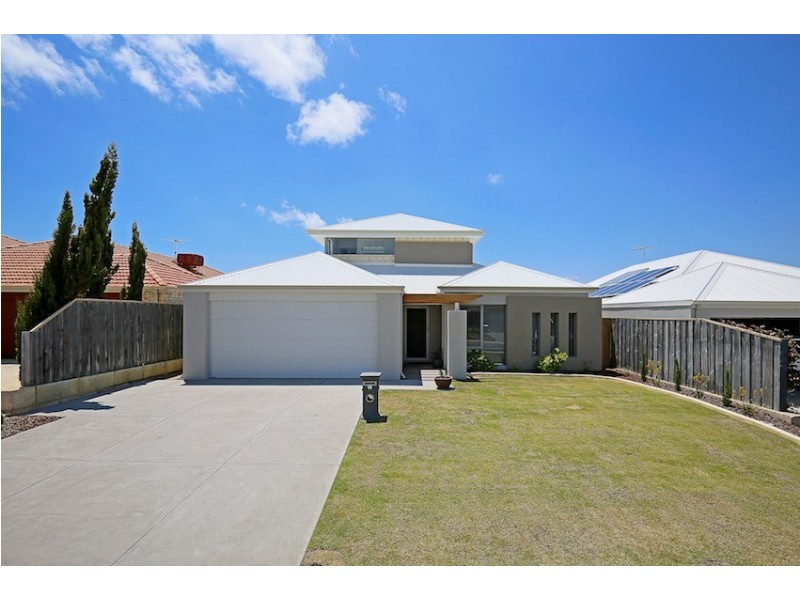 16 Sugarwood Terrace, Halls Head WA 6210