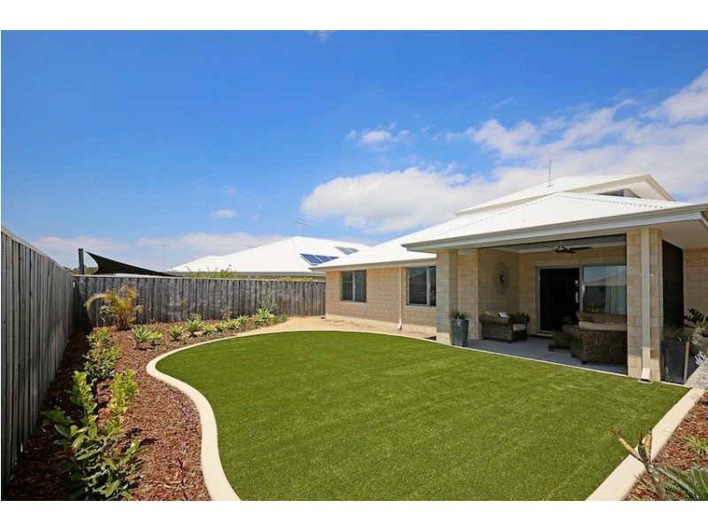 16 Sugarwood Terrace, Halls Head WA 6210