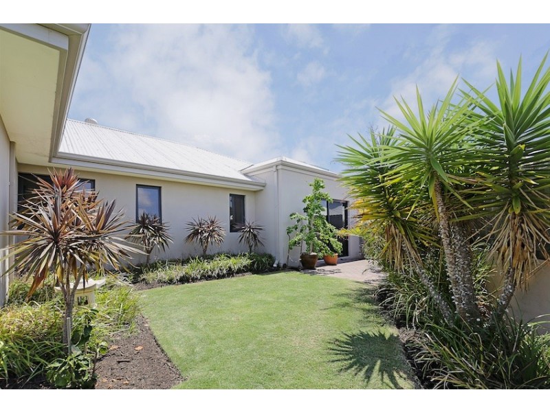 3 Pacifica Way, Dudley Park WA 6210