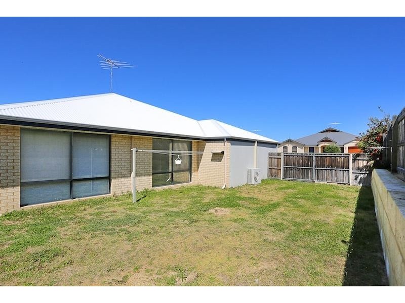 18 Asper Way, Halls Head WA 6210