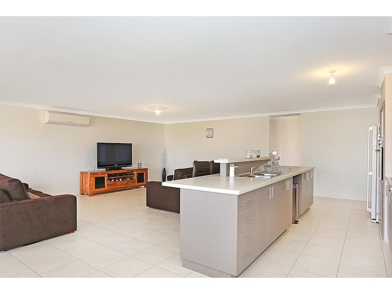 18 Asper Way, Halls Head WA 6210