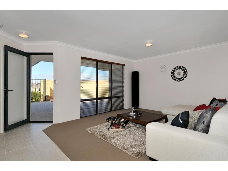 18 Asper Way, Halls Head WA 6210