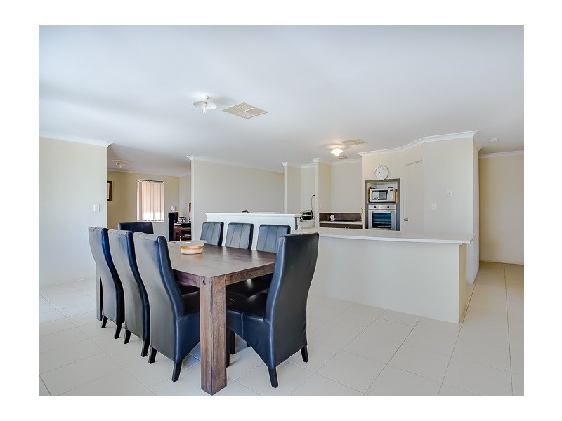 5 Winslow Crest, Lakelands WA 6180