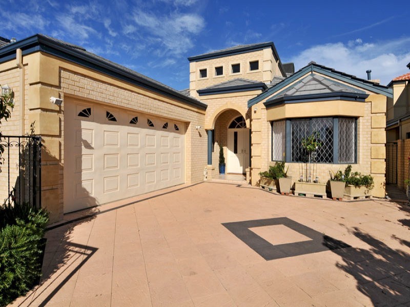 23 Finistere Island Retreat, Halls Head WA 6210