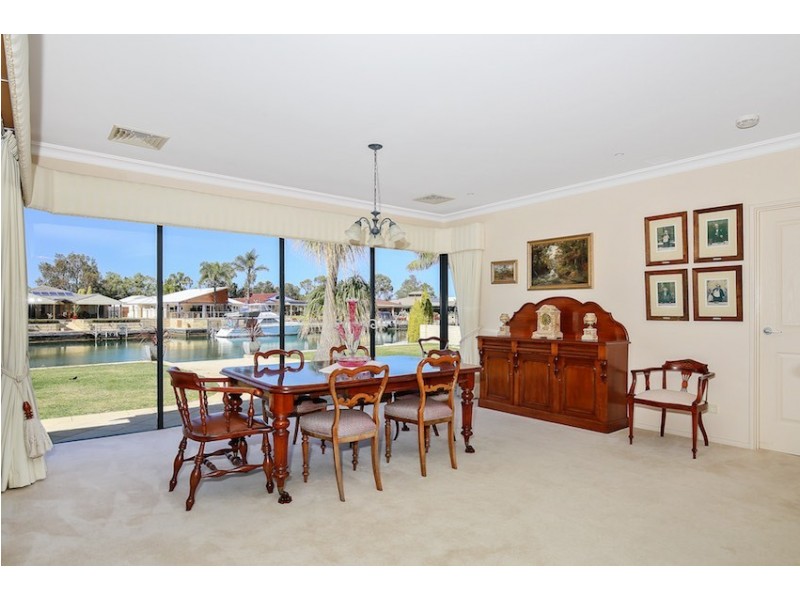 36 Warren Place, Dudley Park WA 6210