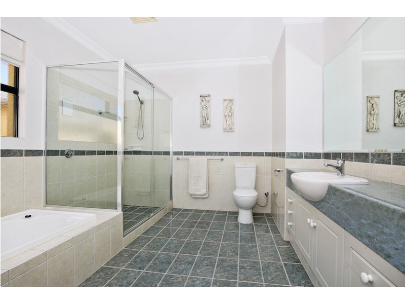 36 Warren Place, Dudley Park WA 6210