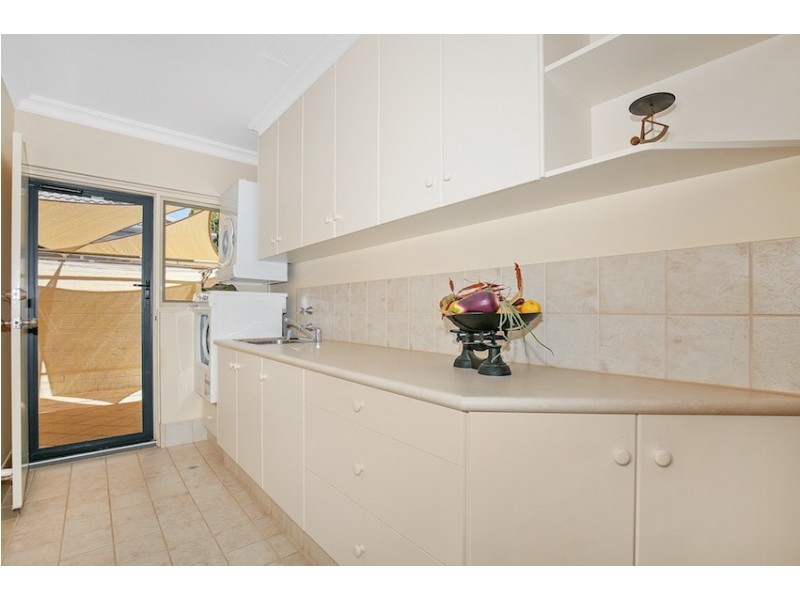 36 Warren Place, Dudley Park WA 6210