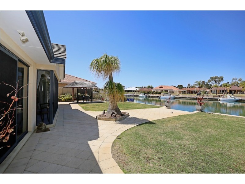 36 Warren Place, Dudley Park WA 6210