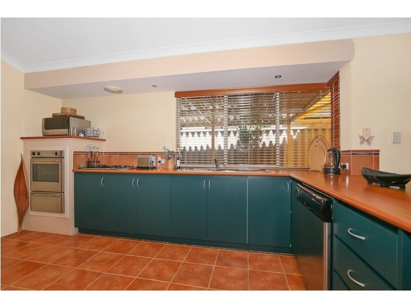 11 Parkstone Grove, Meadow Springs WA 6210