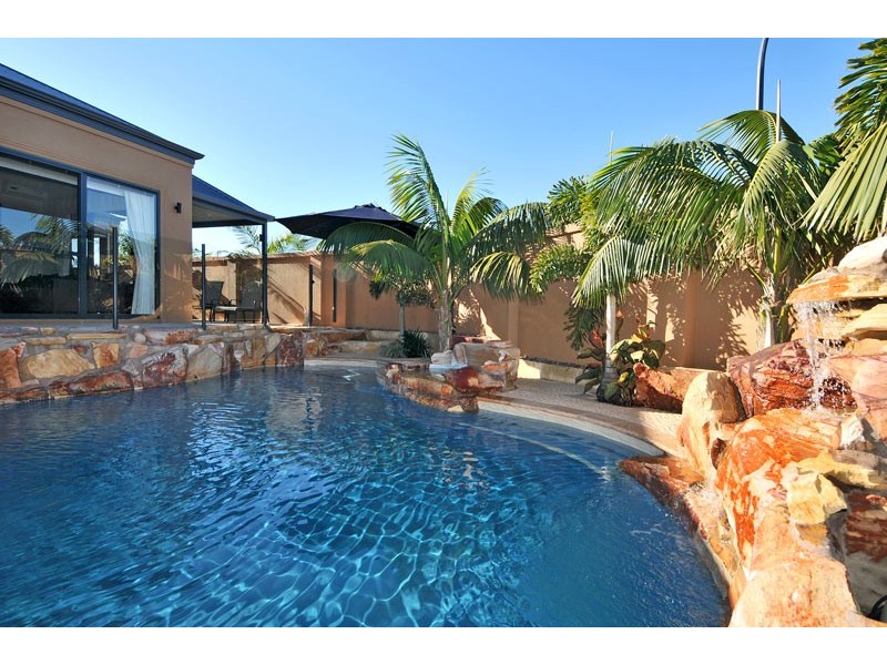 2 Asper Way, Halls Head WA 6210
