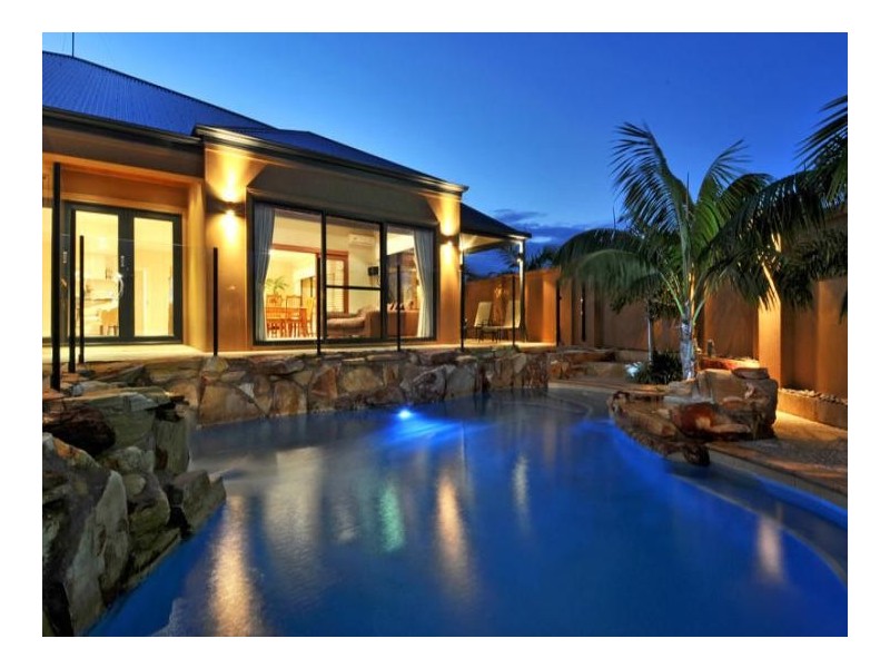 2 Asper Way, Halls Head WA 6210