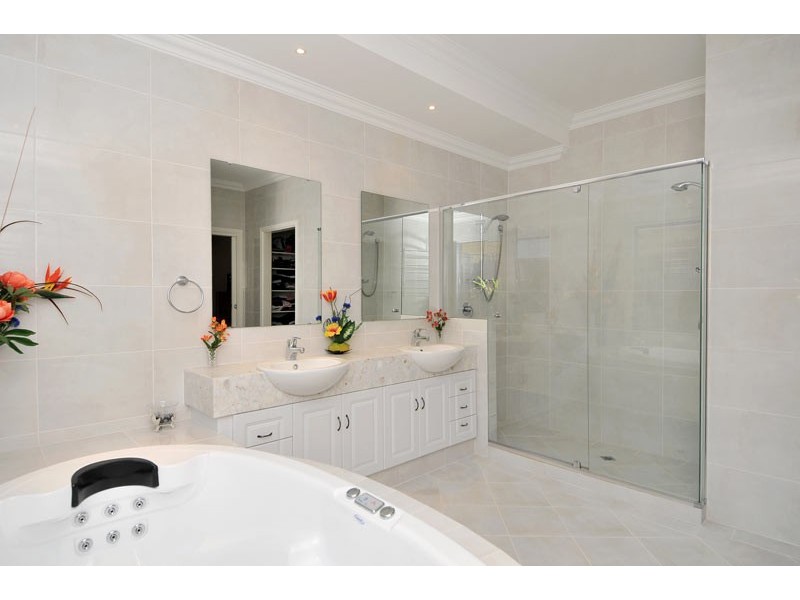 2 Asper Way, Halls Head WA 6210