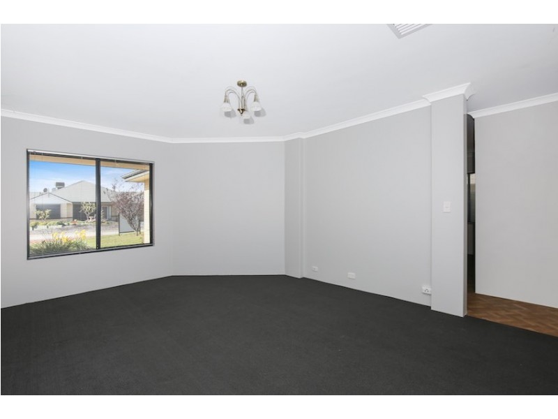 5 Woodstock Turn, Ravenswood WA 6208