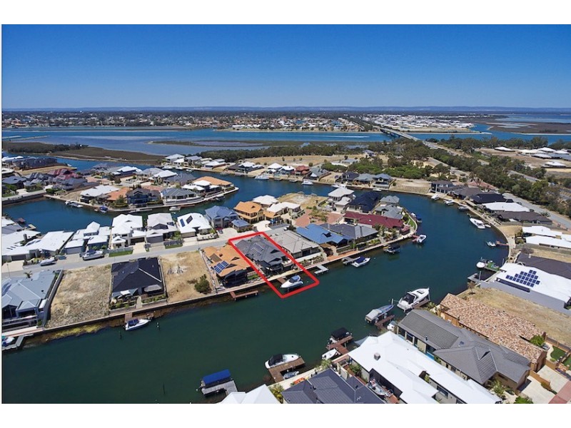 15 Ragamuffin Point, Halls Head WA 6210