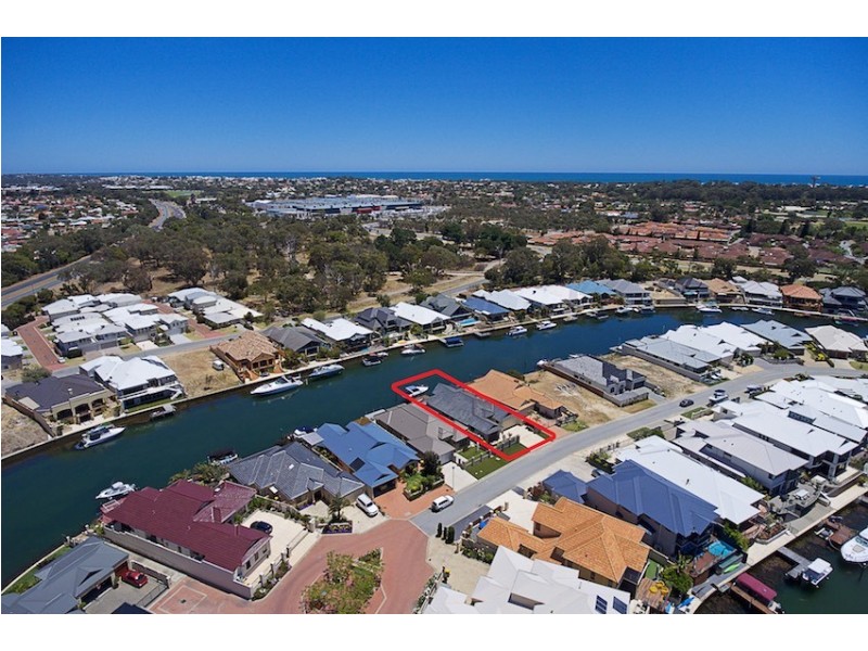 15 Ragamuffin Point, Halls Head WA 6210