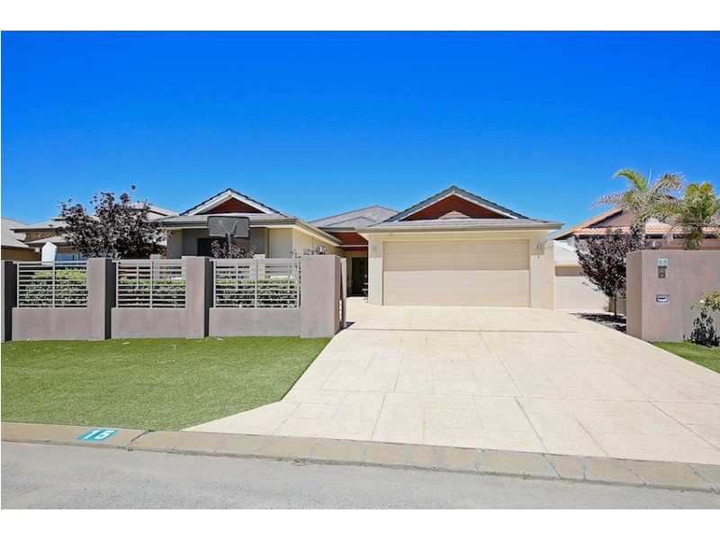 15 Ragamuffin Point, Halls Head WA 6210