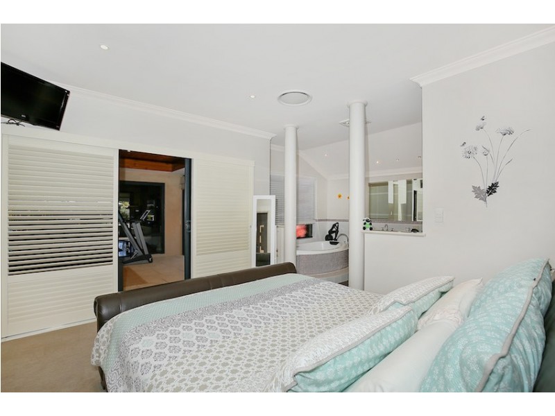 15 Ragamuffin Point, Halls Head WA 6210
