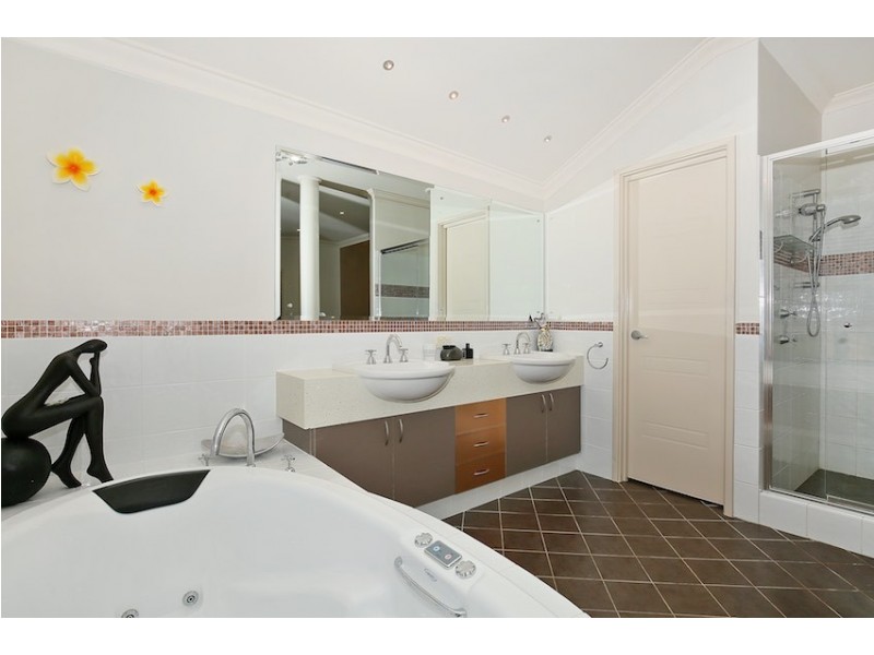 15 Ragamuffin Point, Halls Head WA 6210