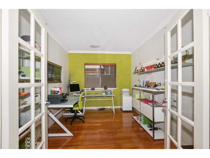 15 Ragamuffin Point, Halls Head WA 6210