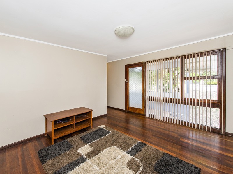 9 Henson Street, Silver Sands WA 6210