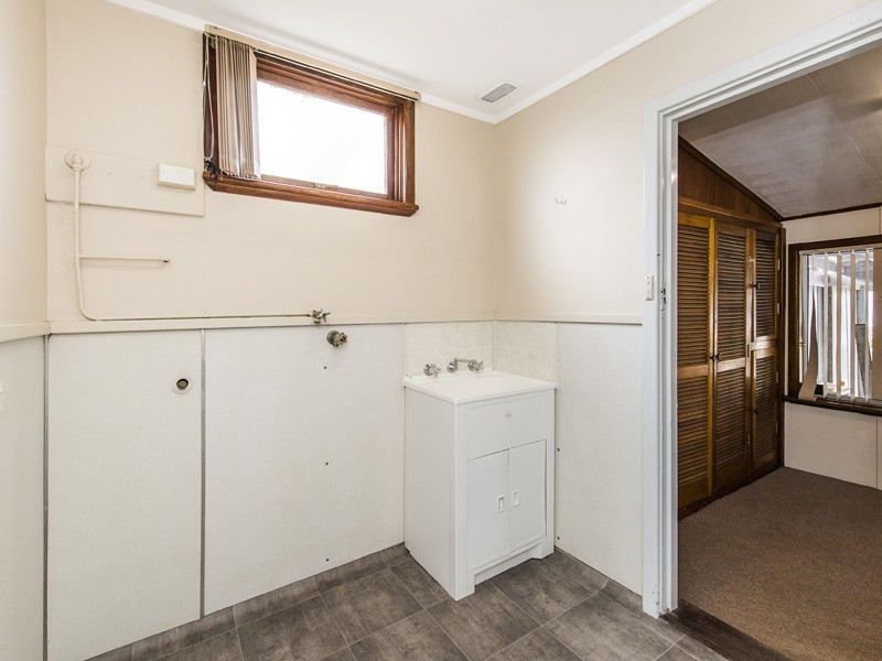 9 Henson Street, Silver Sands WA 6210