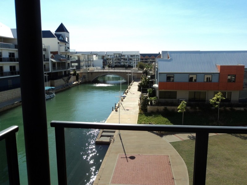 2/9 Dorsodura Way, Mandurah WA 6210