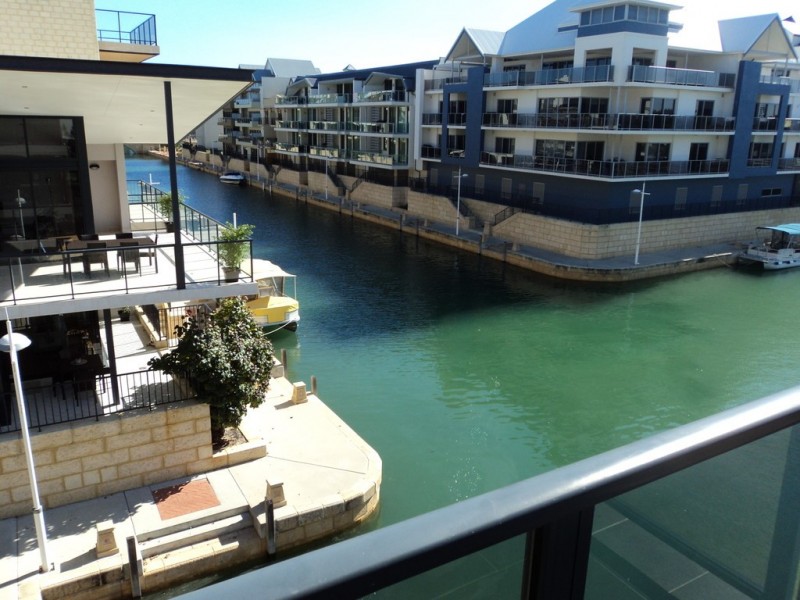 2/9 Dorsodura Way, Mandurah WA 6210
