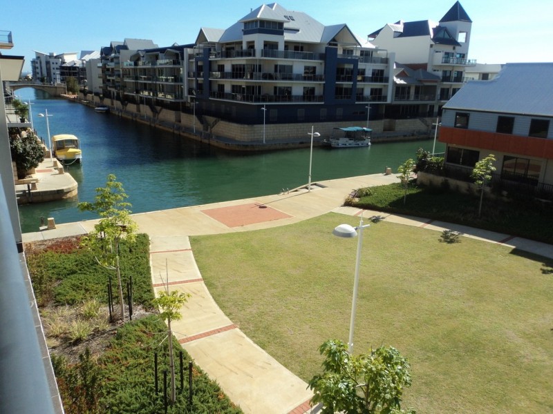 2/9 Dorsodura Way, Mandurah WA 6210
