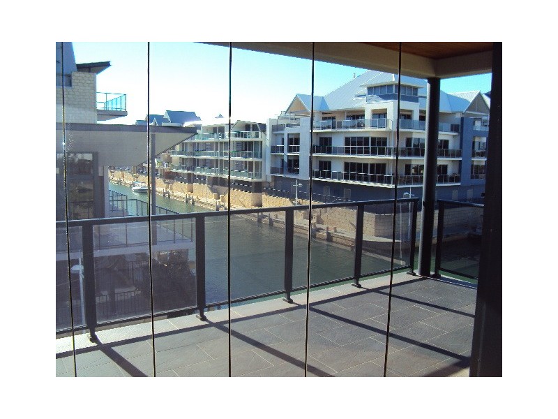 2/9 Dorsodura Way, Mandurah WA 6210