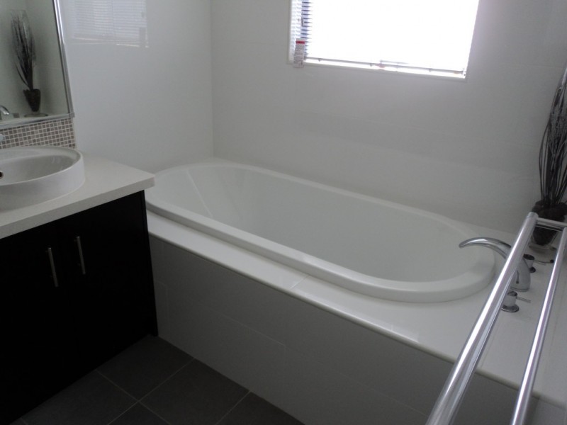 2/9 Dorsodura Way, Mandurah WA 6210