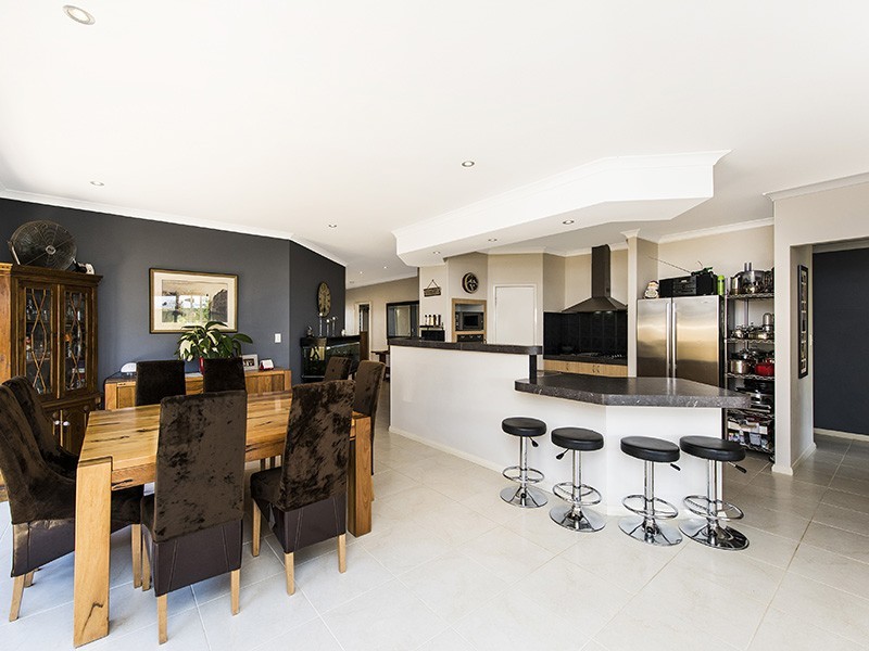 16 Yindana Boulevard, Lakelands WA 6180