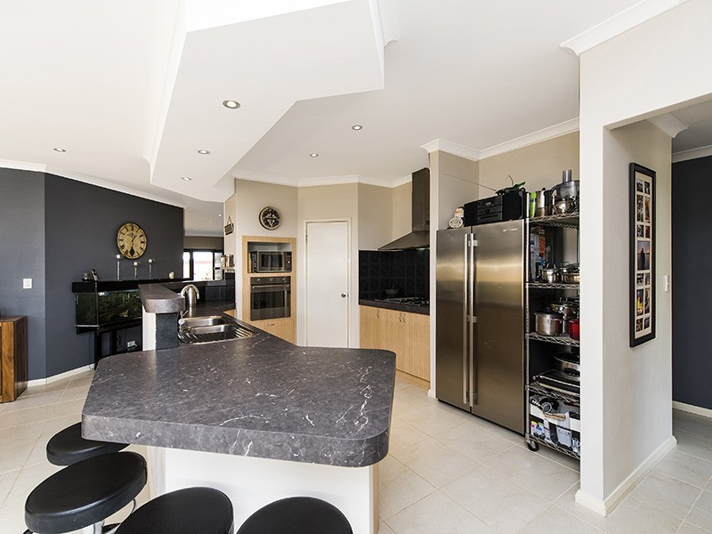 16 Yindana Boulevard, Lakelands WA 6180