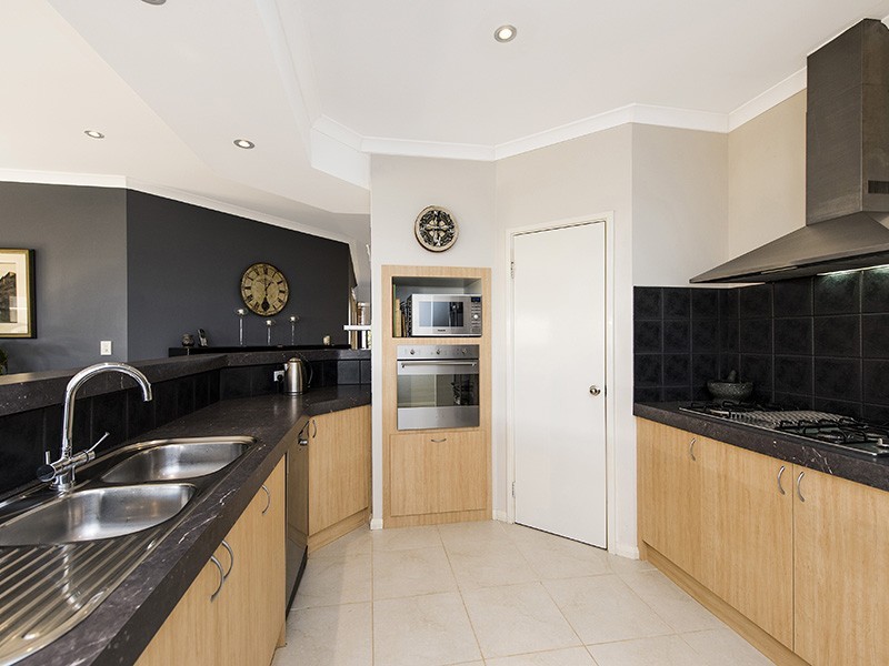 16 Yindana Boulevard, Lakelands WA 6180