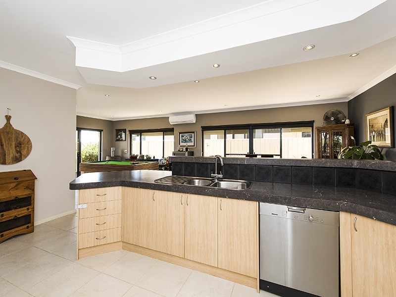 16 Yindana Boulevard, Lakelands WA 6180