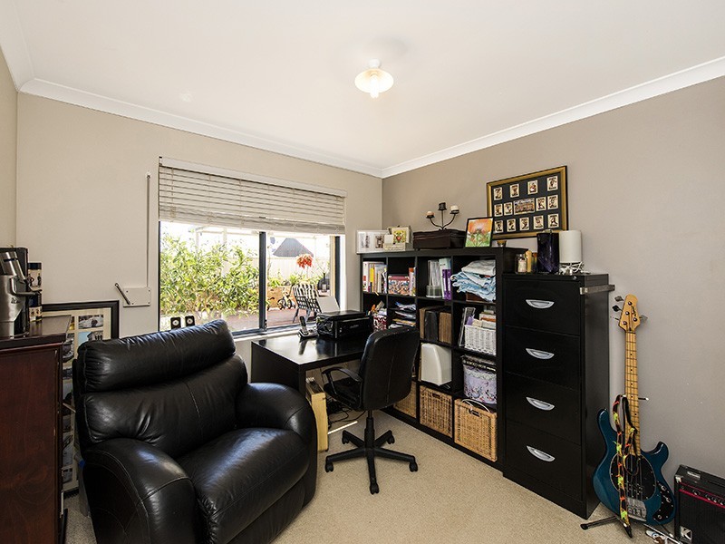 16 Yindana Boulevard, Lakelands WA 6180