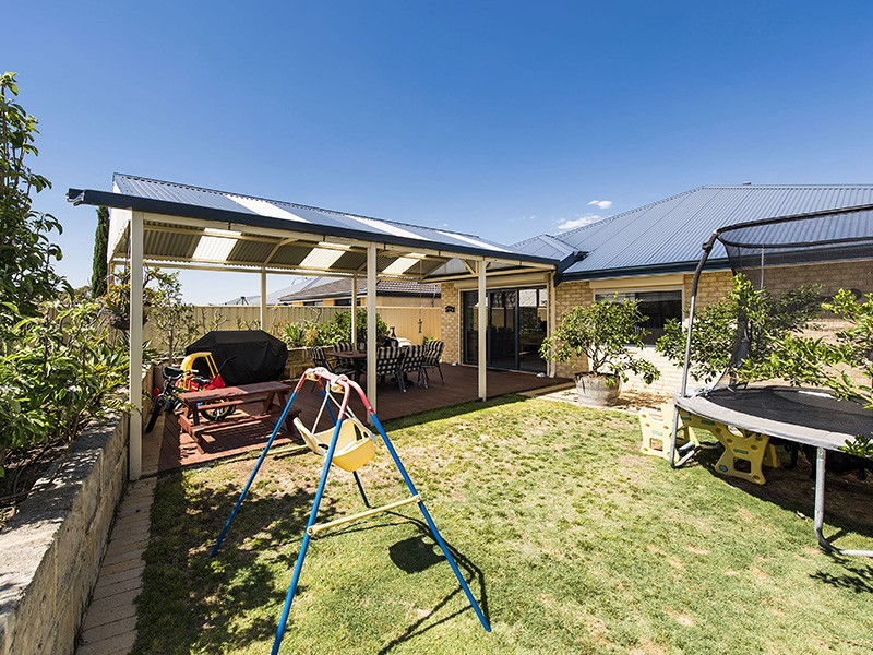 16 Yindana Boulevard, Lakelands WA 6180