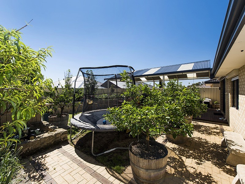 16 Yindana Boulevard, Lakelands WA 6180
