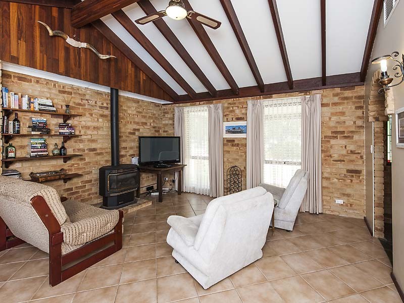 6 Fairfield Way, Halls Head WA 6210