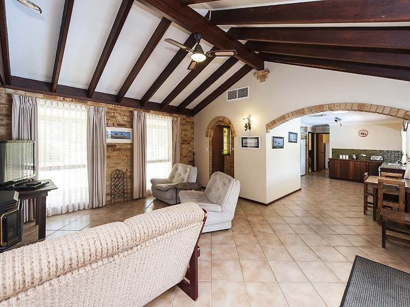 6 Fairfield Way, Halls Head WA 6210